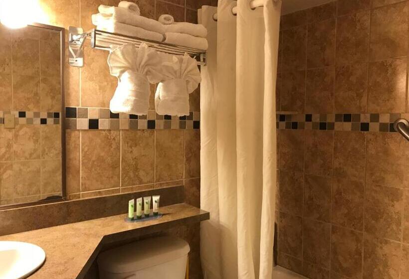 2 Bedroom Suite with Balcony, Ala Moana Motel