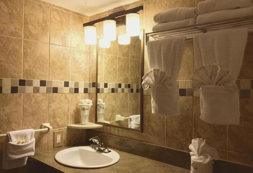 2 Bedroom Suite with Balcony, Ala Moana Motel