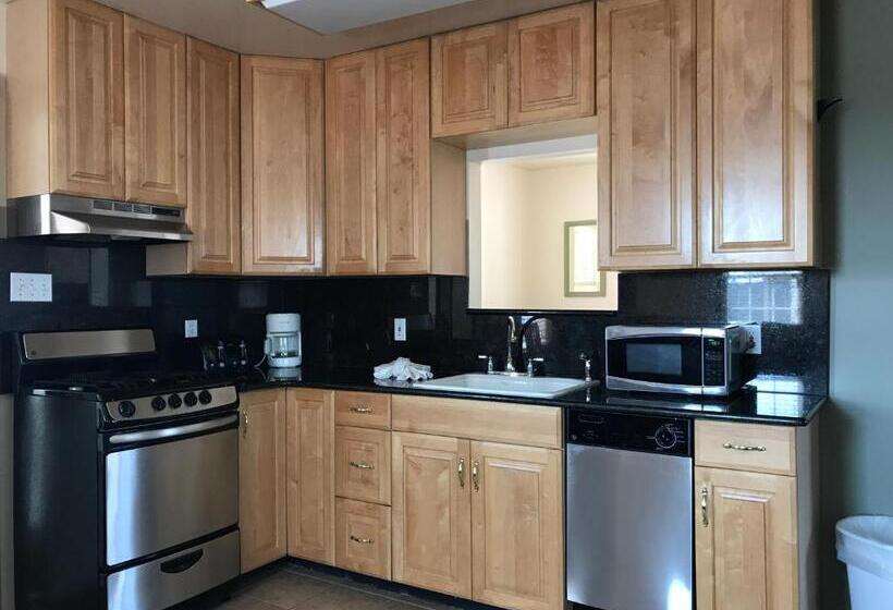 침실 2개 아파트, Ala Moana Motel