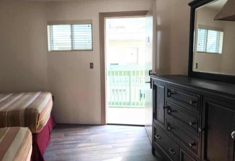 2 Bedroom Suite with Balcony, Ala Moana Motel