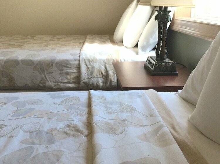 패밀리 스위트, Ala Moana Motel