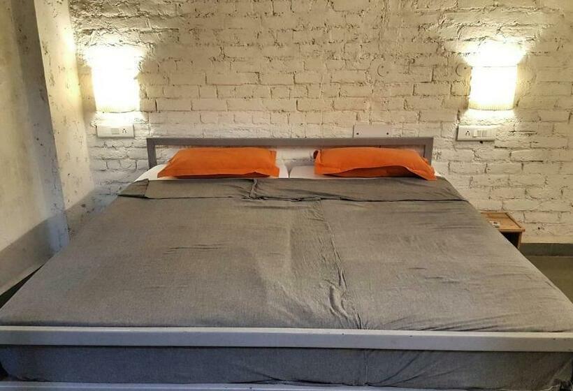 Economy Room, Jhouse Near Bhikaji