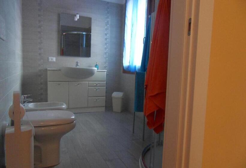 חדר סטנדרט לשלושה עם נוף לגינה, B&b Giardino Di Ro