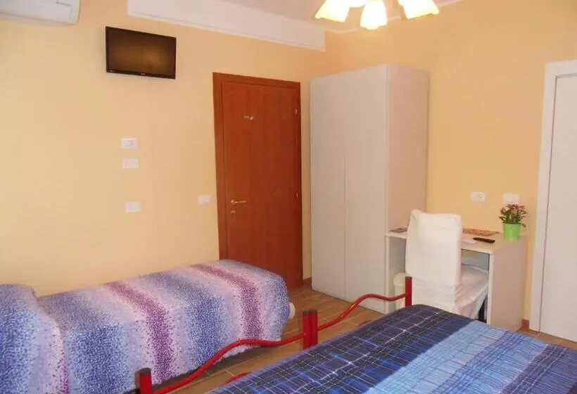 Standard Kolmen Hengen Huone Puutarhanäkymä, B&b Giardino Di Ro