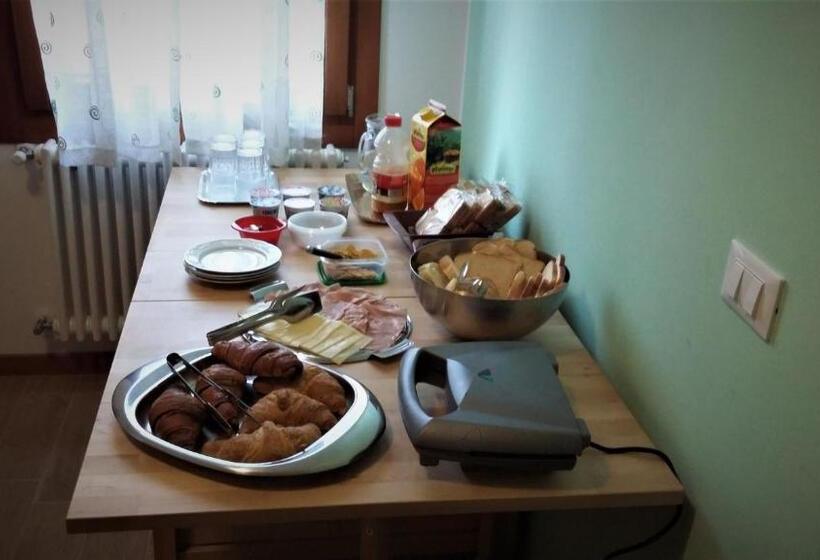 חדר סטנדרט לשלושה עם נוף לגינה, B&b Giardino Di Ro