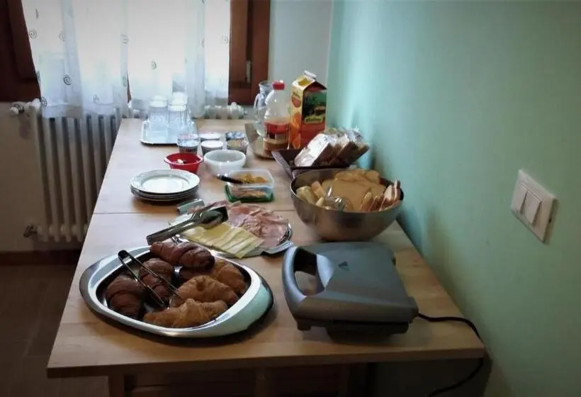 Standard Kolmen Hengen Huone Puutarhanäkymä, B&b Giardino Di Ro
