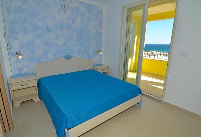 غرفة قياسية مطلّة علي البحر مزوَّدة بشُرفة, B&b Lu Cantoru