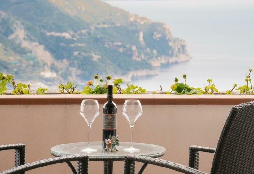 חדר סופריור עם טרסה, A Due Passi