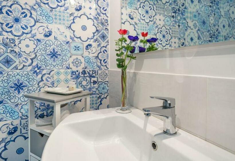 חדר סופריור עם טרסה, A Due Passi