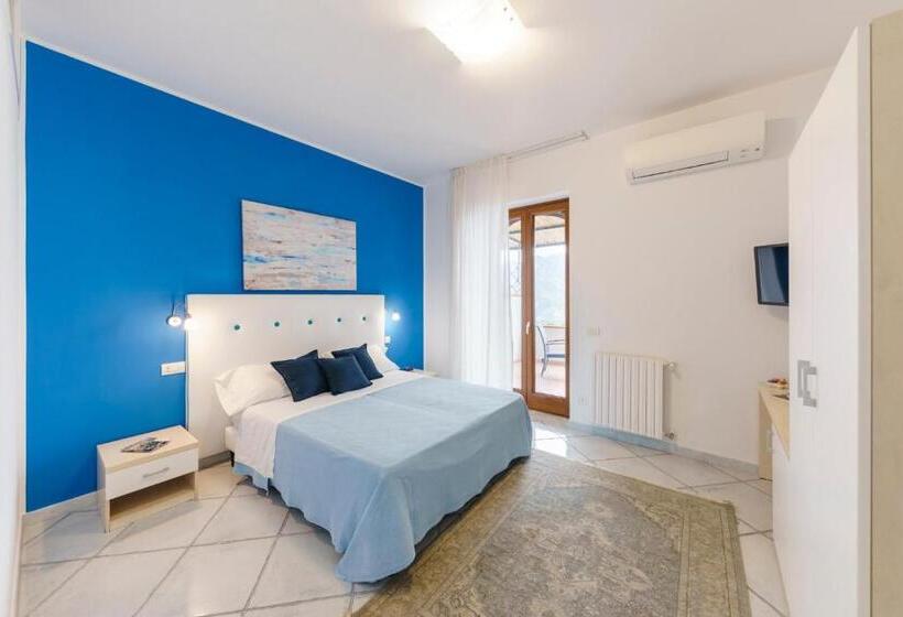 חדר סופריור עם טרסה, A Due Passi