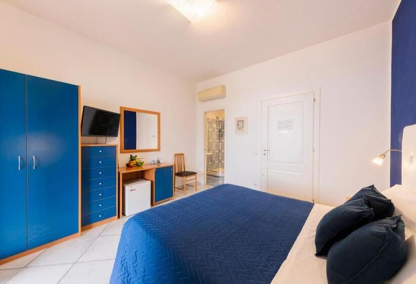 חדר סופריור עם טרסה, A Due Passi