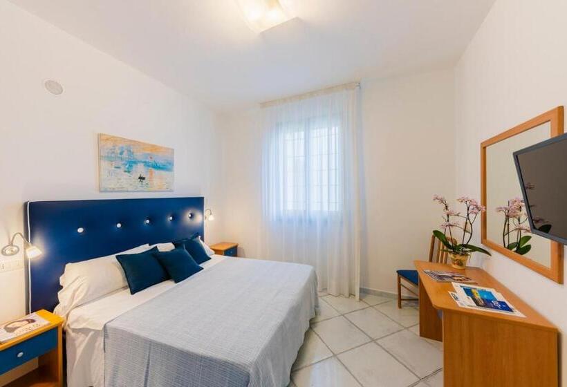 סטודיו סטנדרטי נוף לים, A Due Passi