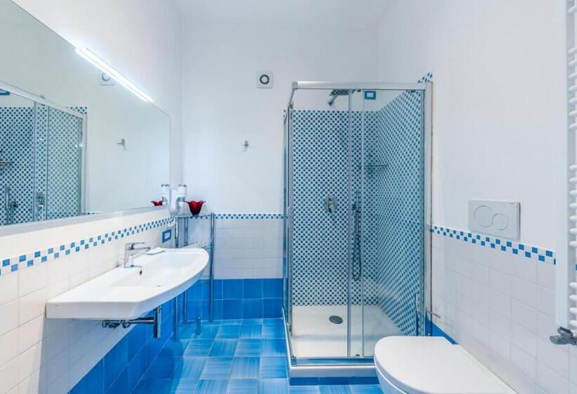 סטודיו סטנדרטי נוף לים, A Due Passi