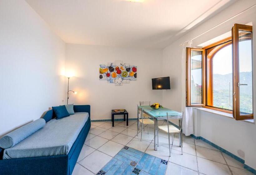 סטודיו סטנדרטי נוף לים, A Due Passi