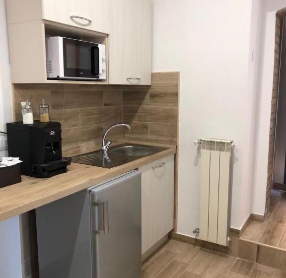 اتاق استاندارد سه نفره, Arco Dolce Arco