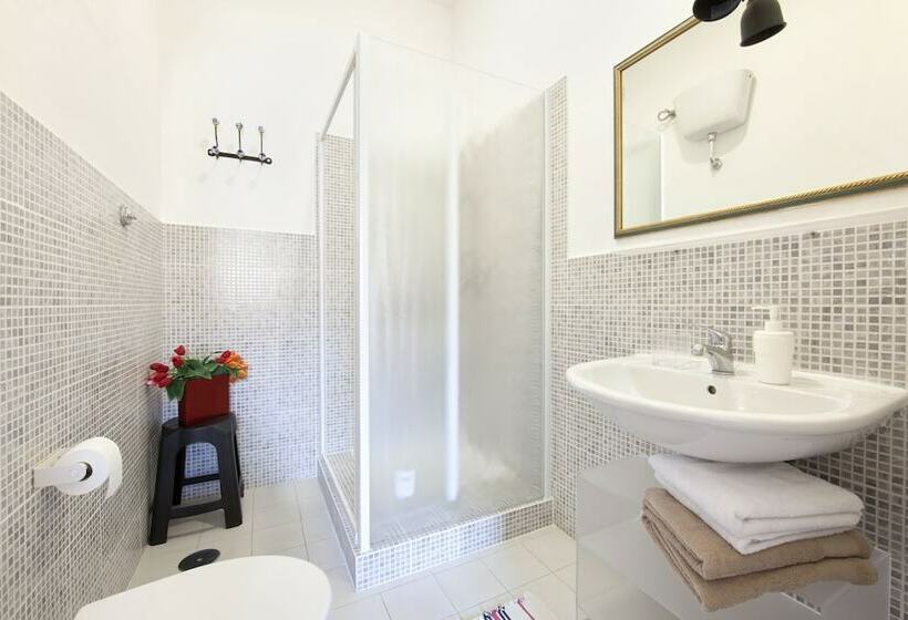 اتاق استاندارد سه نفره, Il Segno In Rome