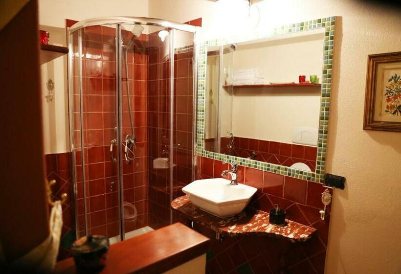 اتاق لوکس با تخت بزرگ, Bed And Breakfast La Posada