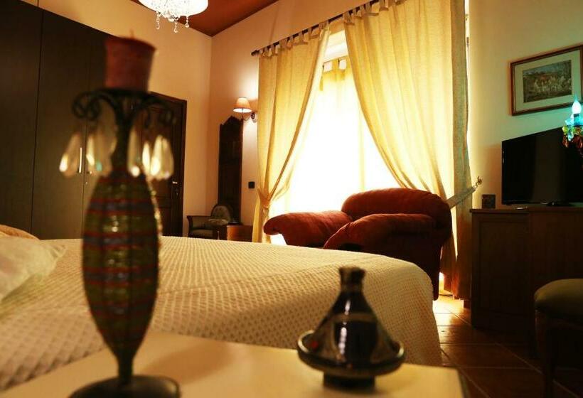 اتاق لوکس با تخت بزرگ, Bed And Breakfast La Posada