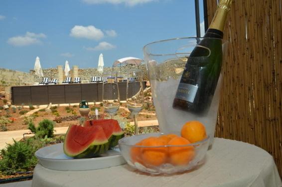 חדר סטנדרט לשלושה עם נוף לגינה, Masseria Palane