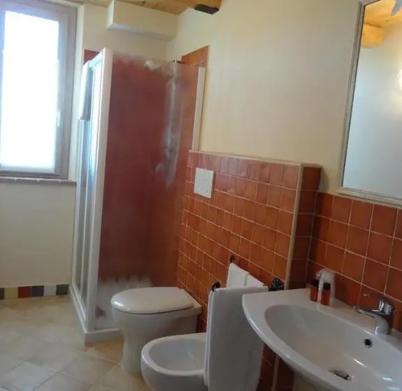 Deluxe Kolmen Hengen Huone, Villa Marietta Country House   Marche