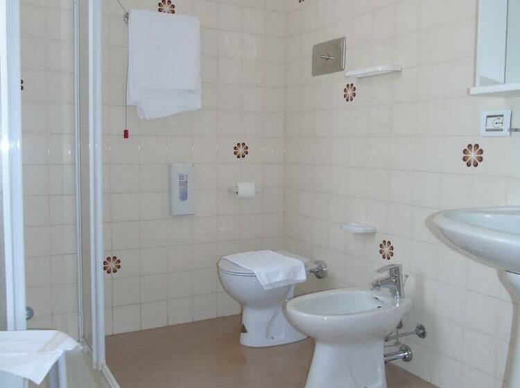 4인용 스탠다드 룸, Albergo Grifone 1891