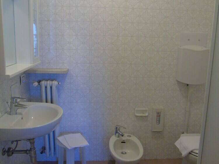 스탠다드 트리플 룸, Albergo Grifone 1891