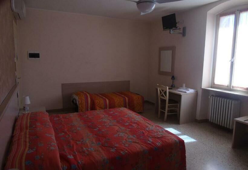 4인용 스탠다드 룸, Albergo Grifone 1891