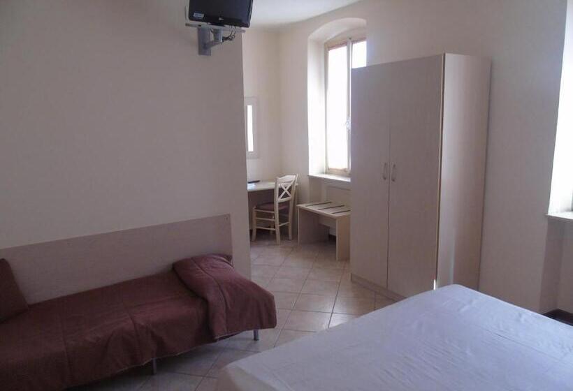 스탠다드 트리플 룸, Albergo Grifone 1891