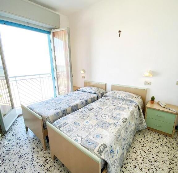 스탠다드 룸, Dinarica