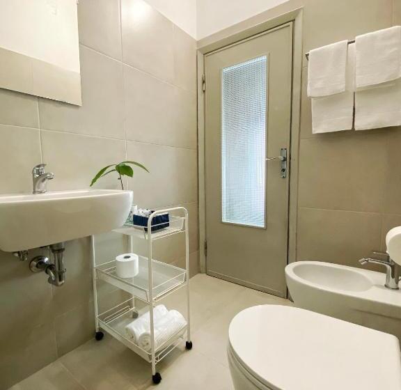 4인용 스탠다드 룸, Dinarica