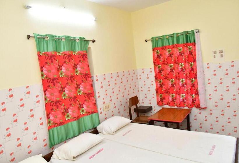 Трехместный Номер Базовый, Ganesh Lodge