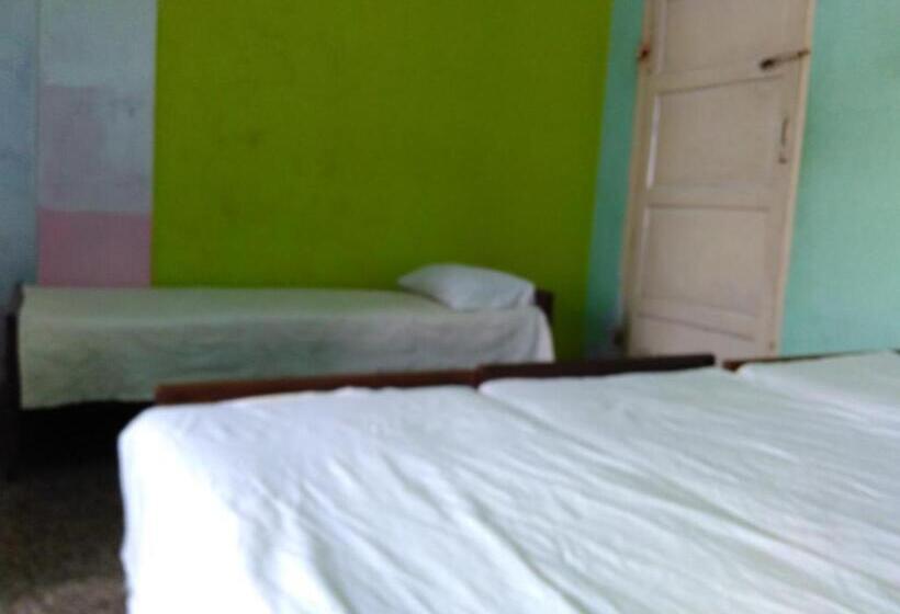 Семейный Номер, Ganesh Lodge