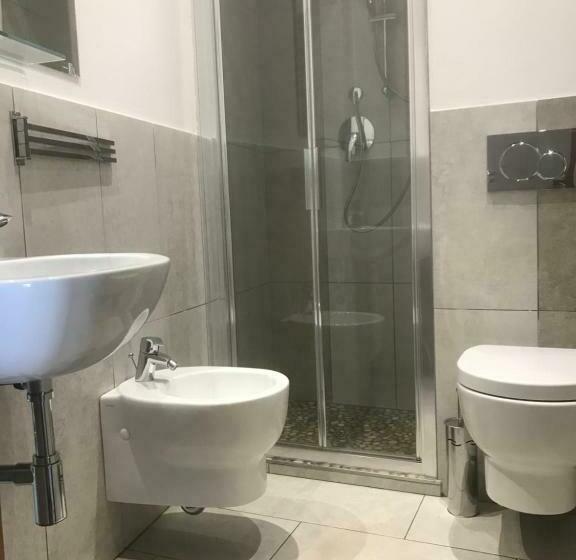 اتاق استاندارد یک تخته با بالکن, Moderno Bed & Breakfast