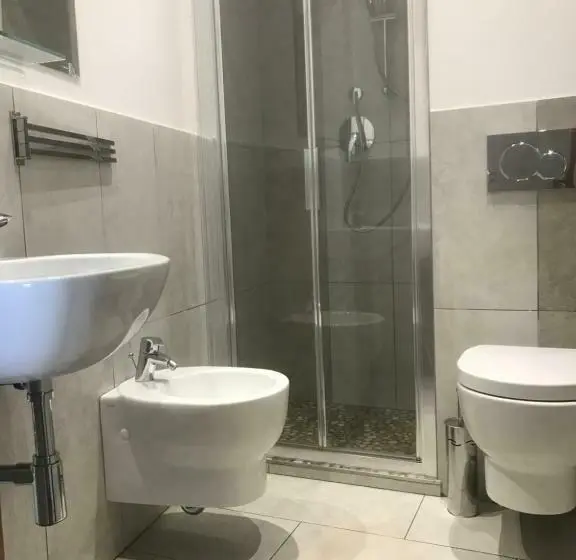اتاق استاندارد یک تخته با بالکن, Moderno Bed & Breakfast