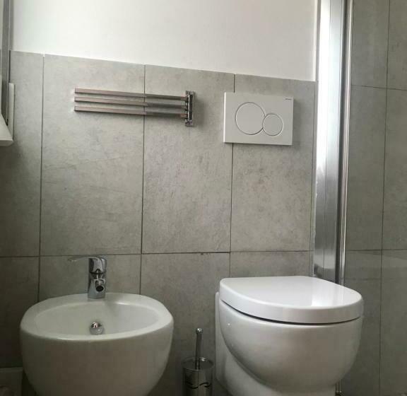 اتاق استاندارد یک تخته با بالکن, Moderno Bed & Breakfast