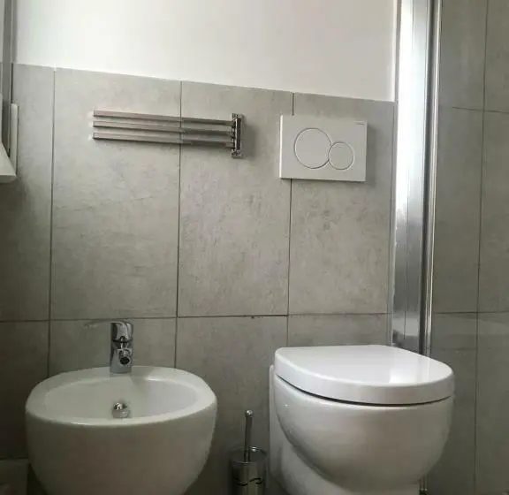 اتاق استاندارد یک تخته با بالکن, Moderno Bed & Breakfast