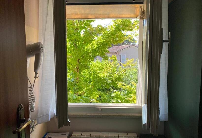 اتاق اکونومی یک تخته, Moderno Bed & Breakfast