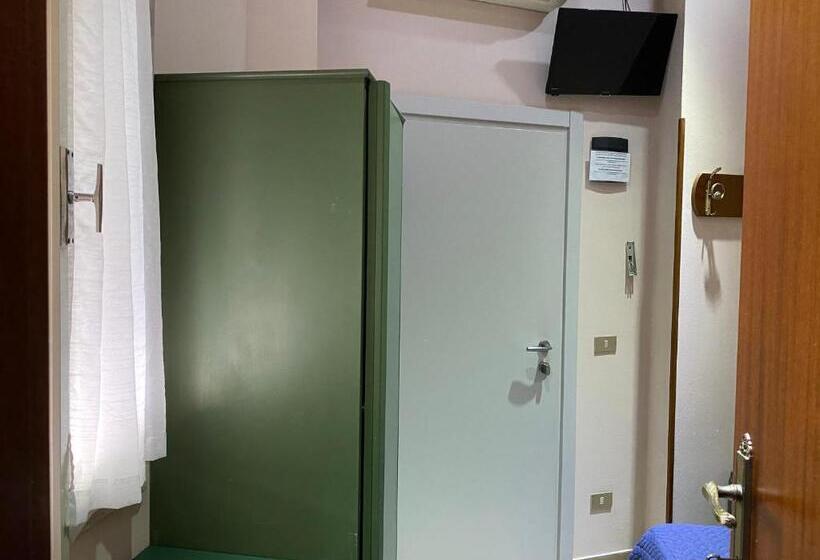 اتاق اکونومی یک تخته, Moderno Bed & Breakfast