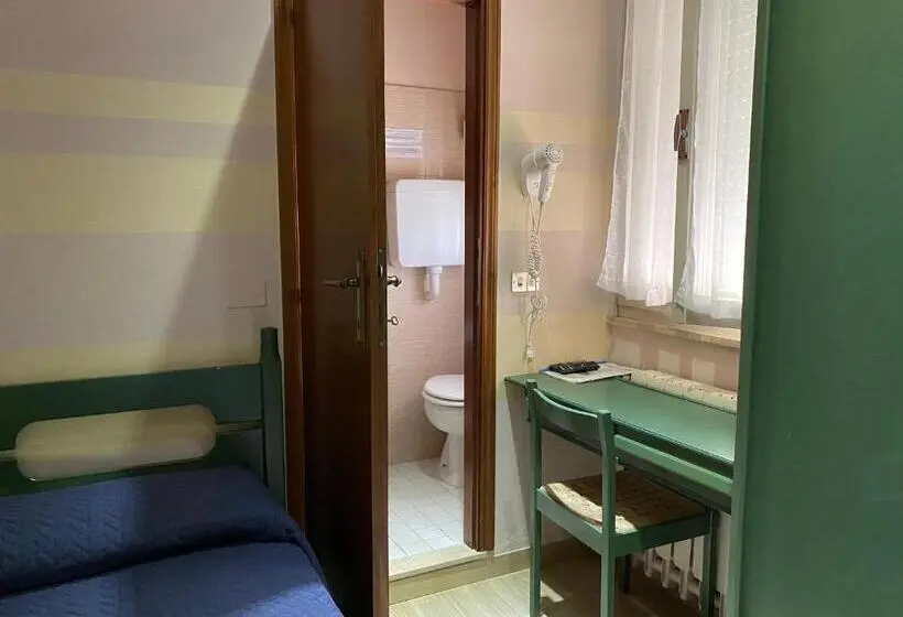 اتاق اکونومی یک تخته, Moderno Bed & Breakfast