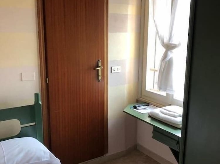 اتاق اکونومی یک تخته, Moderno Bed & Breakfast