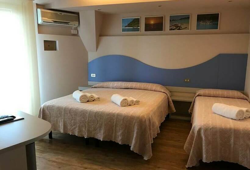 Triple Room Sea View, Moderno Bed & Breakfast