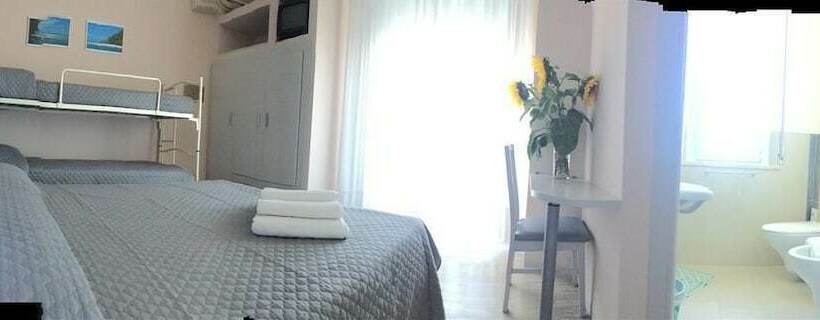 اتاق استاندارد چهار تخته با چشمانداز دریا, Moderno Bed & Breakfast