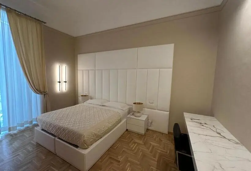 Standard-invahuone, Palazzo Bonomi