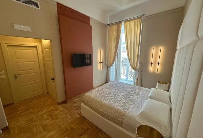 Standard-invahuone, Palazzo Bonomi