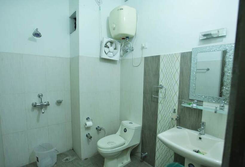 Номер Deluxe, Rani Castle Jammu