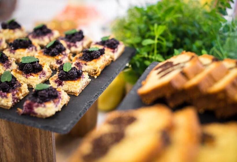 标准三人间, Vienna