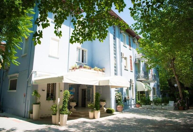 标准三人间, Vienna