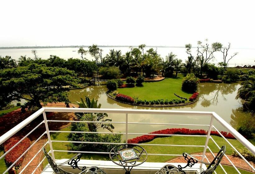 リバービュースーペリアールーム, The Ffort Raichak