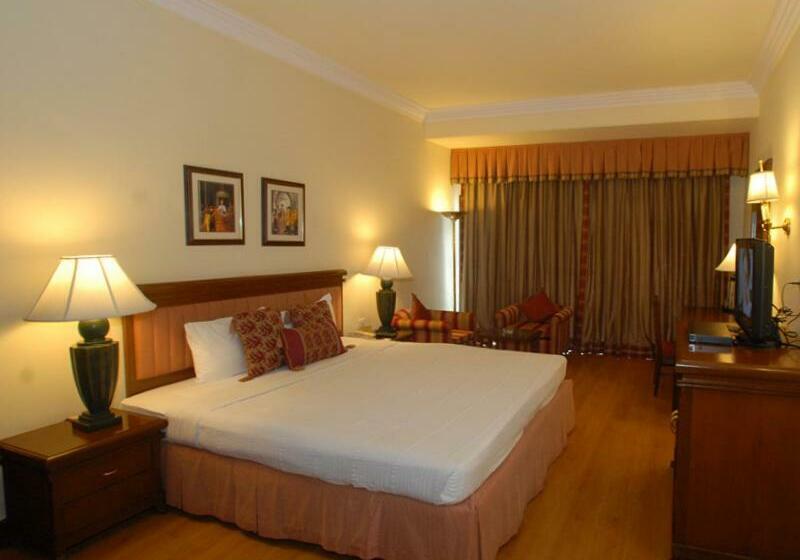 ガーデンビュースーペリアールーム, The Ffort Raichak