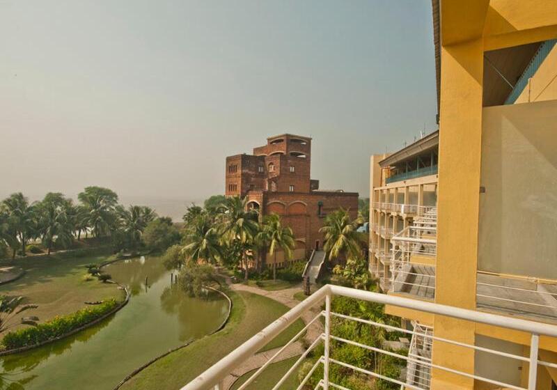 リバービュースーペリアールーム, The Ffort Raichak